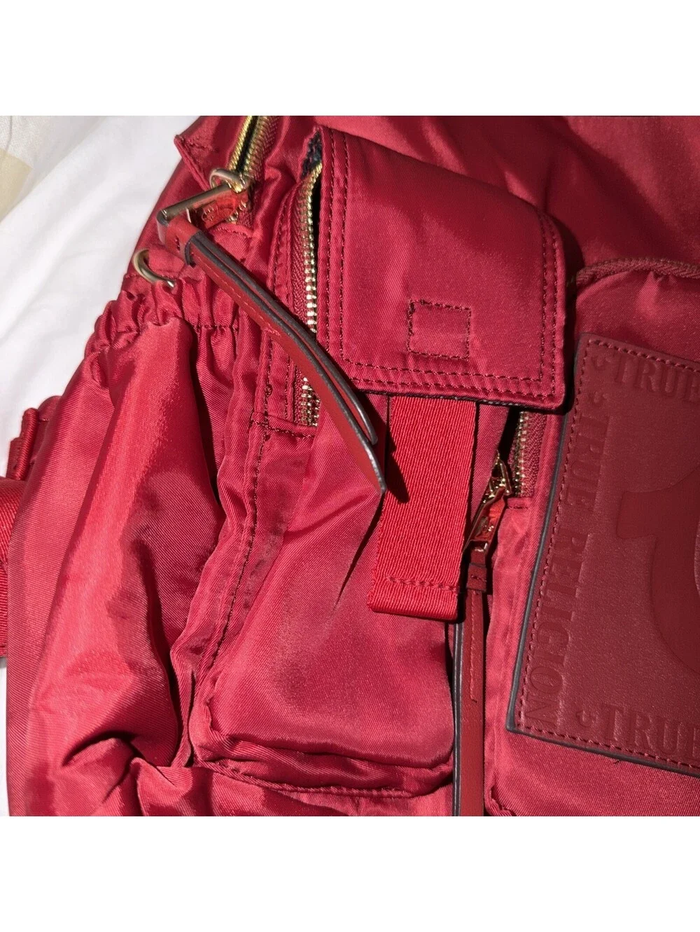 TRUE RELIGION Logo Big T Backpack RED-BLACK